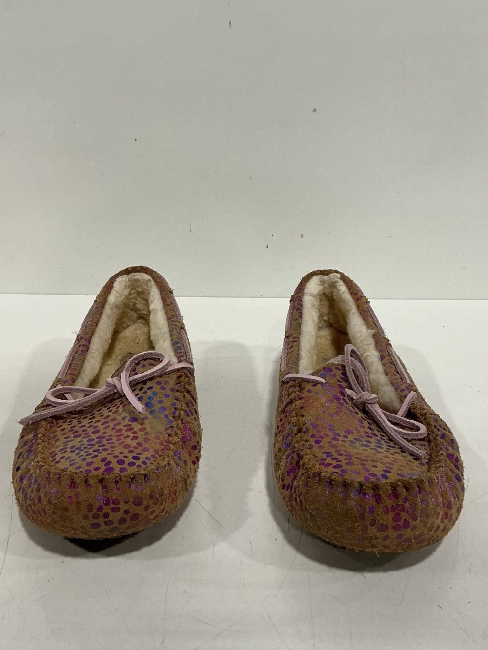 Kids Girl’s UGG Dakota Spots Pink/Purple Suede Slippers Moccasins Size 5Y